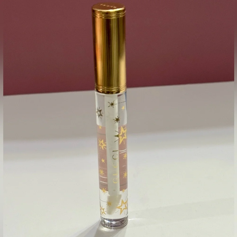 Gucci Hydrating Lip Gloss in Shade Joslyn Clair ( BRAND NEW NO BOX)